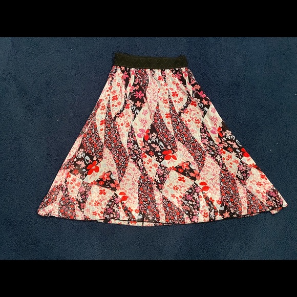 LOT OF 4 XS LULAROE LOLA SKIRTS